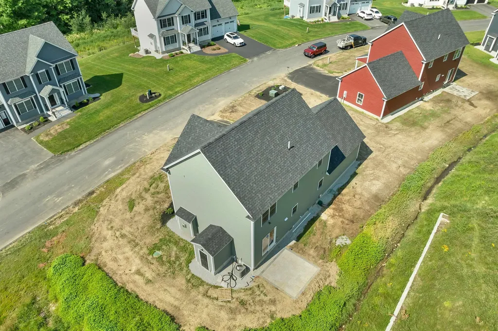 6 Shelburne Lane Concord NH 03301