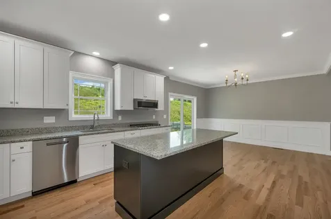 6 Shelburne Lane Concord NH 03301