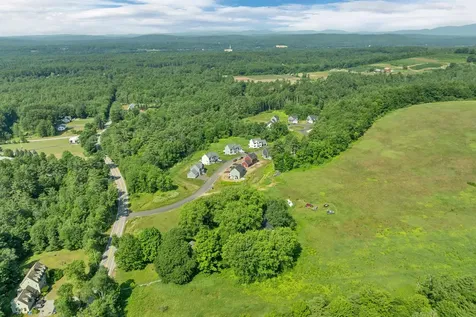 6 Shelburne Lane Concord NH 03301