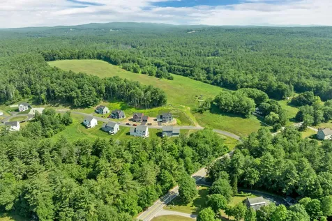 6 Shelburne Lane Concord NH 03301