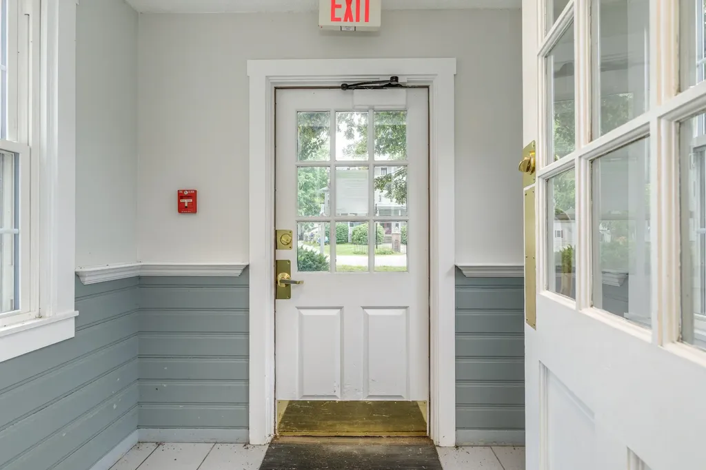 884 Main Street Hopkinton NH 03229