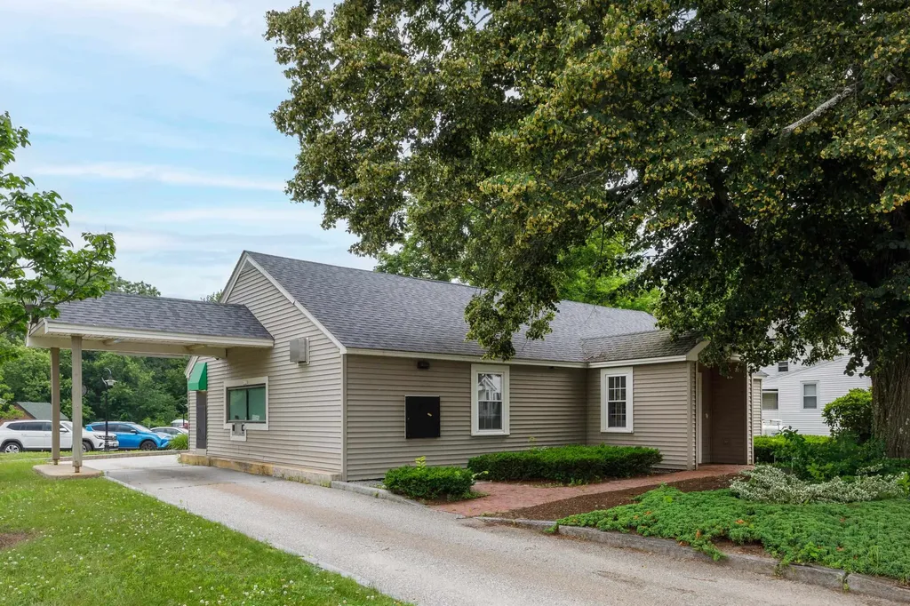 884 Main Street Hopkinton NH 03229
