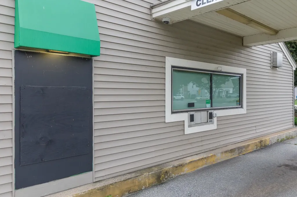 884 Main Street Hopkinton NH 03229