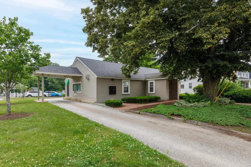 884 Main Street Hopkinton NH 03229