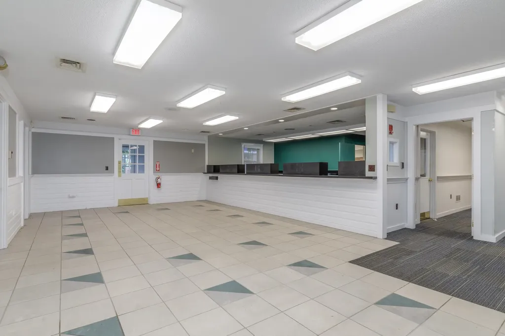 884 Main Street Hopkinton NH 03229