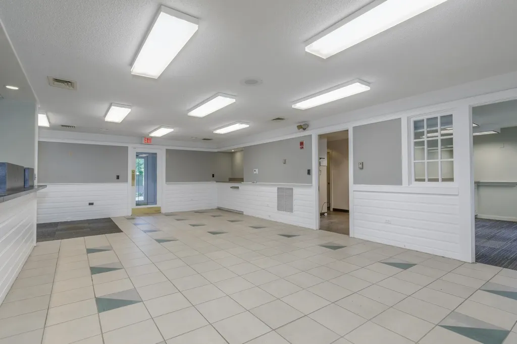 884 Main Street Hopkinton NH 03229