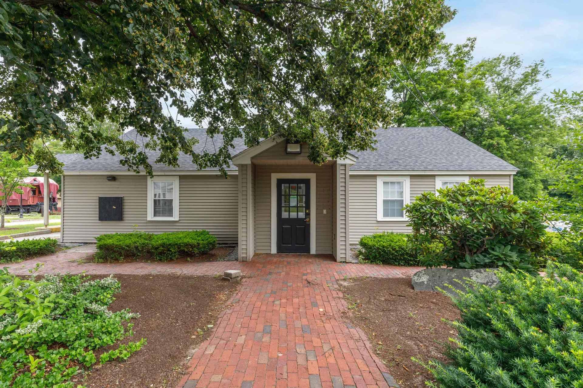 884 Main Street Hopkinton NH 03229