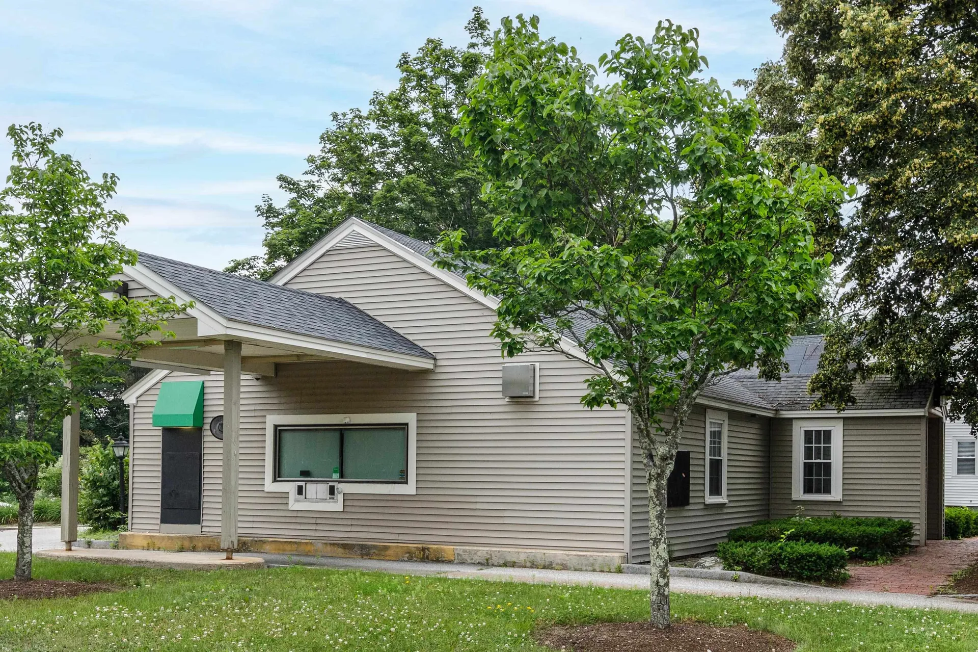 884 Main Street Hopkinton NH 03229