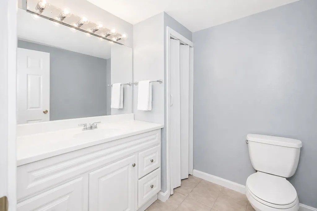 3 Sioux Avenue Nashua NH 03063