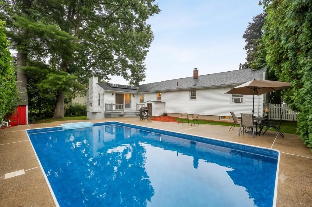 3 Sioux Avenue Nashua NH 03063