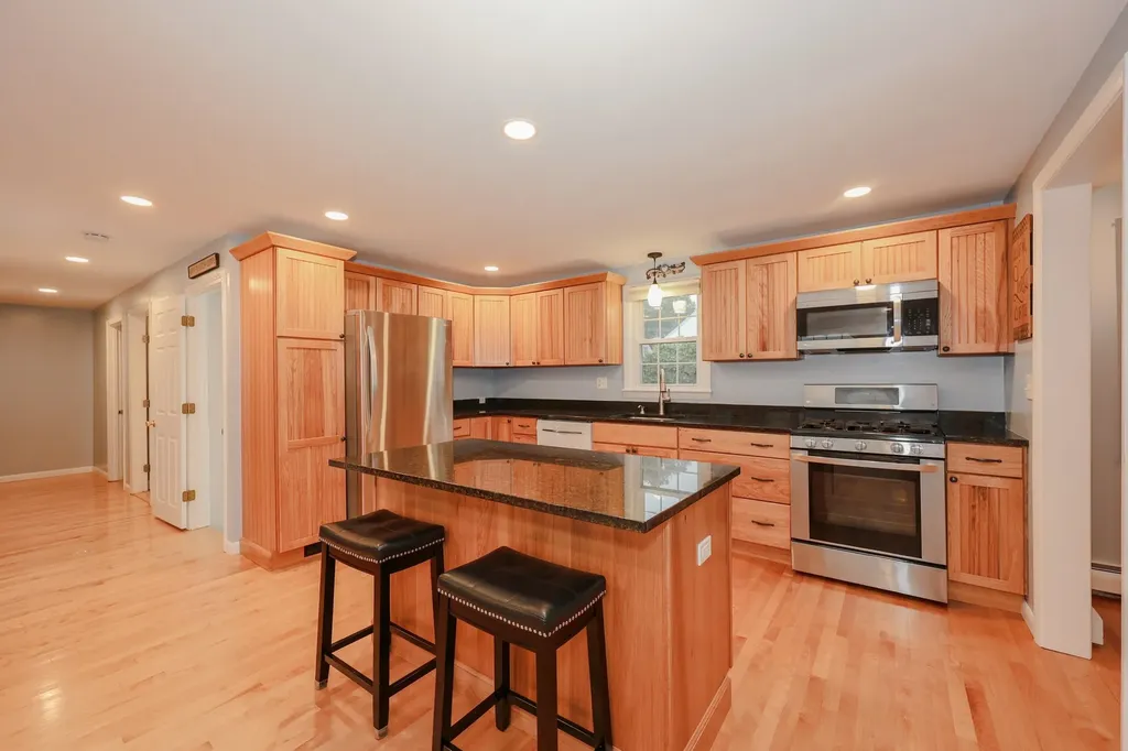 3 Sioux Avenue Nashua NH 03063