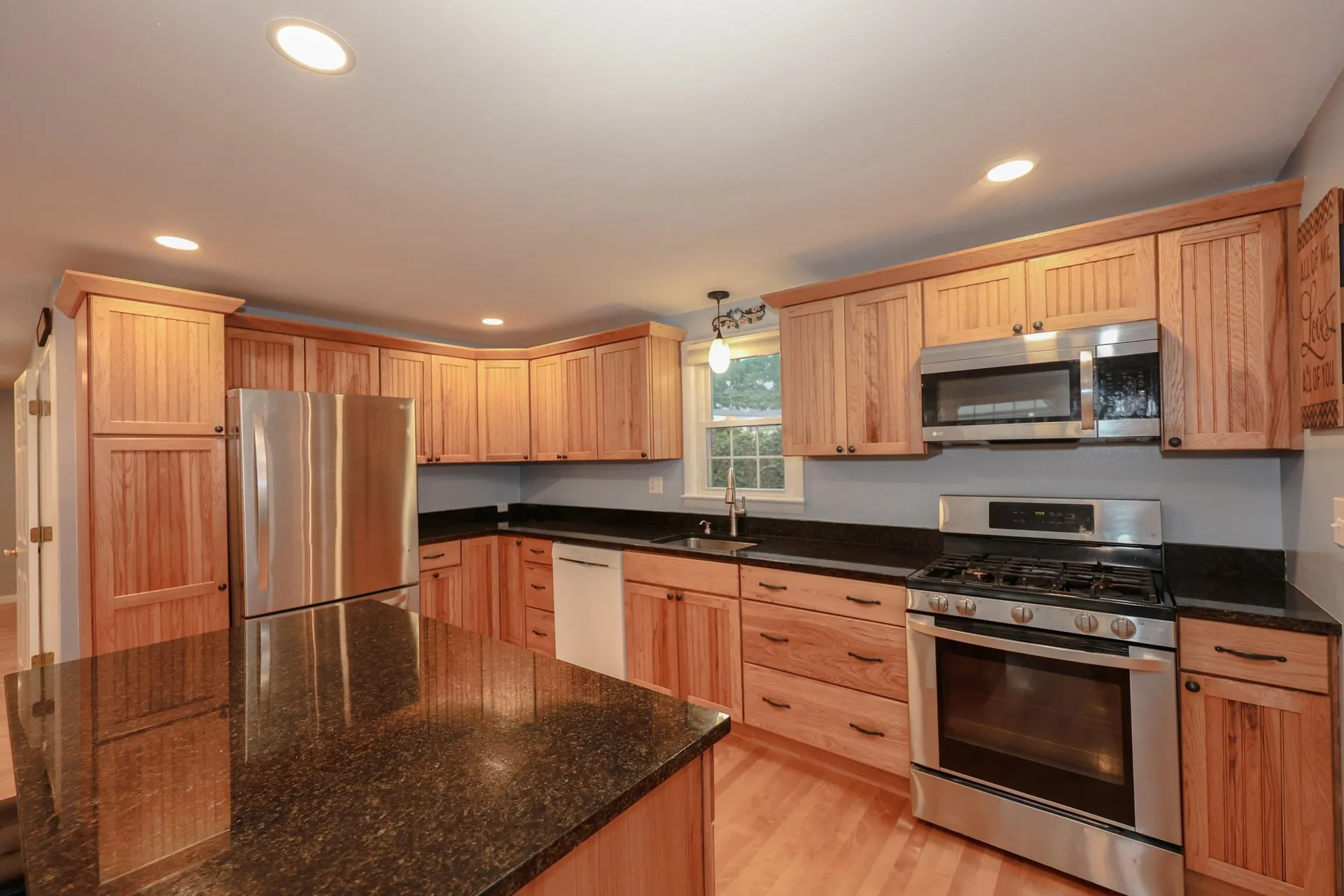 3 Sioux Avenue Nashua NH 03063