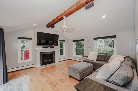 3 Sioux Avenue Nashua NH 03063