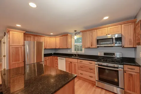 3 Sioux Avenue Nashua NH 03063