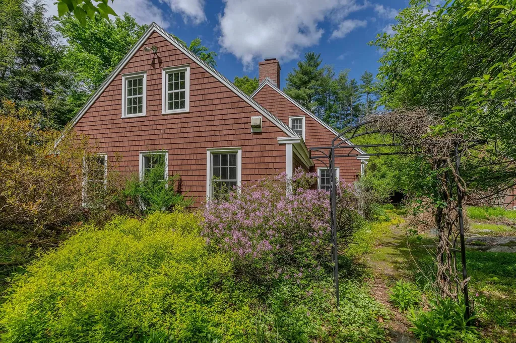 223 Coach Road Chester VT 05143