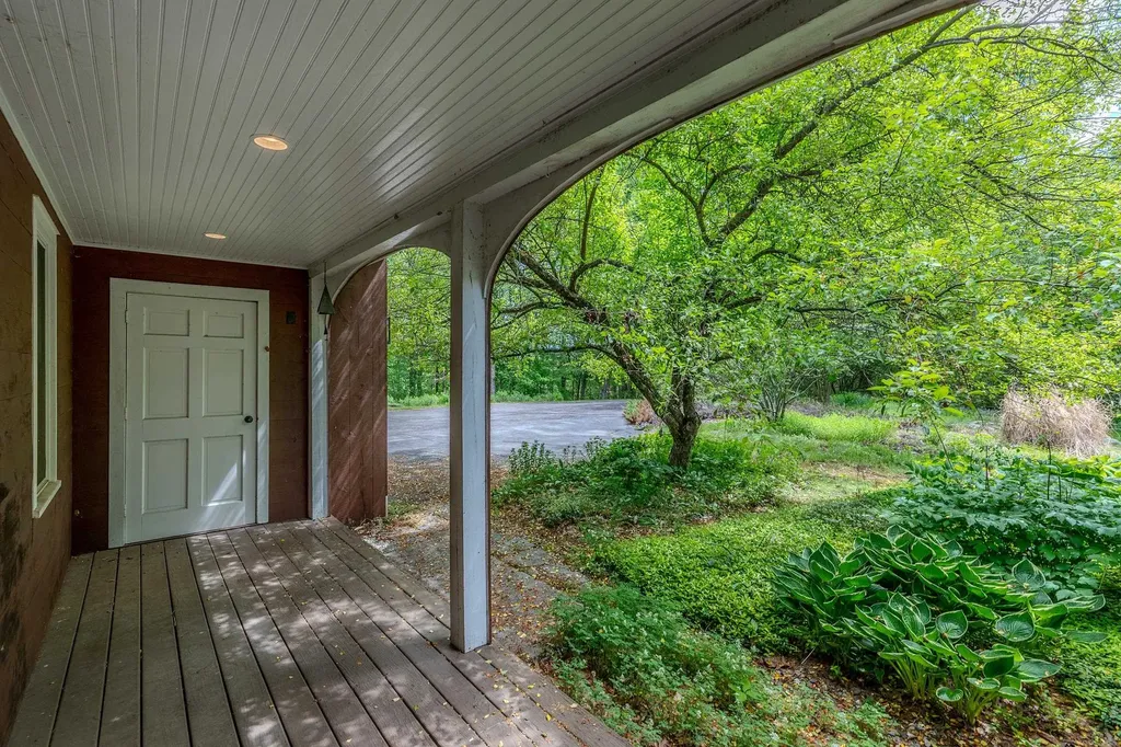 223 Coach Road Chester VT 05143