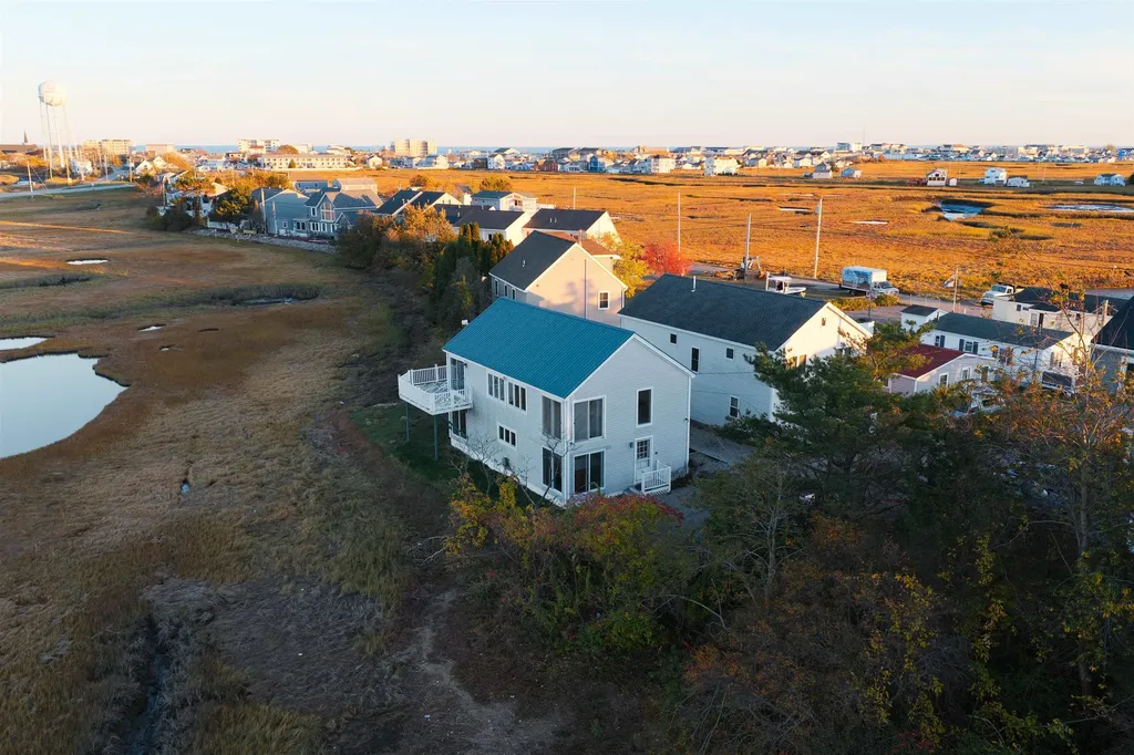 16 Bruce Street Hampton NH 03842