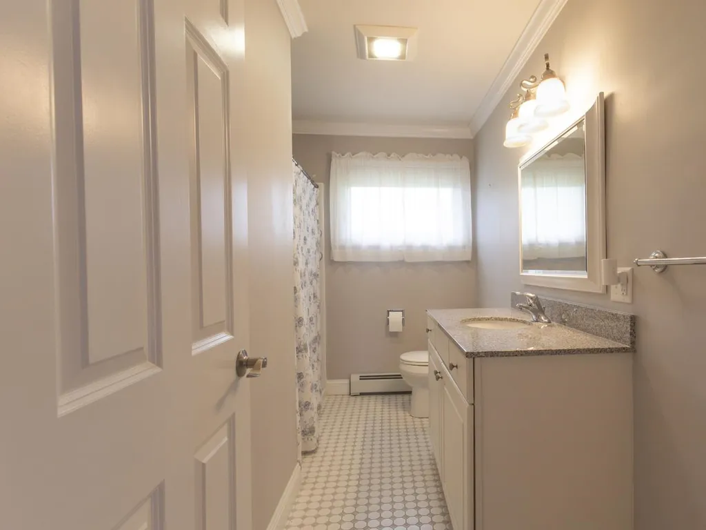 42 Suburban Square South Burlington VT 05403