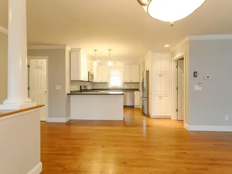 42 Suburban Square South Burlington VT 05403