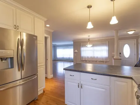42 Suburban Square South Burlington VT 05403