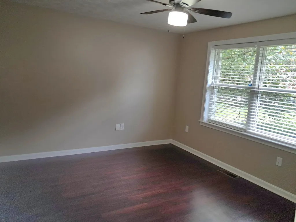 4 Sterling Way Hudson NH 03051