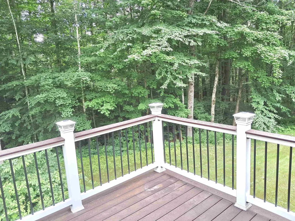 4 Sterling Way Hudson NH 03051