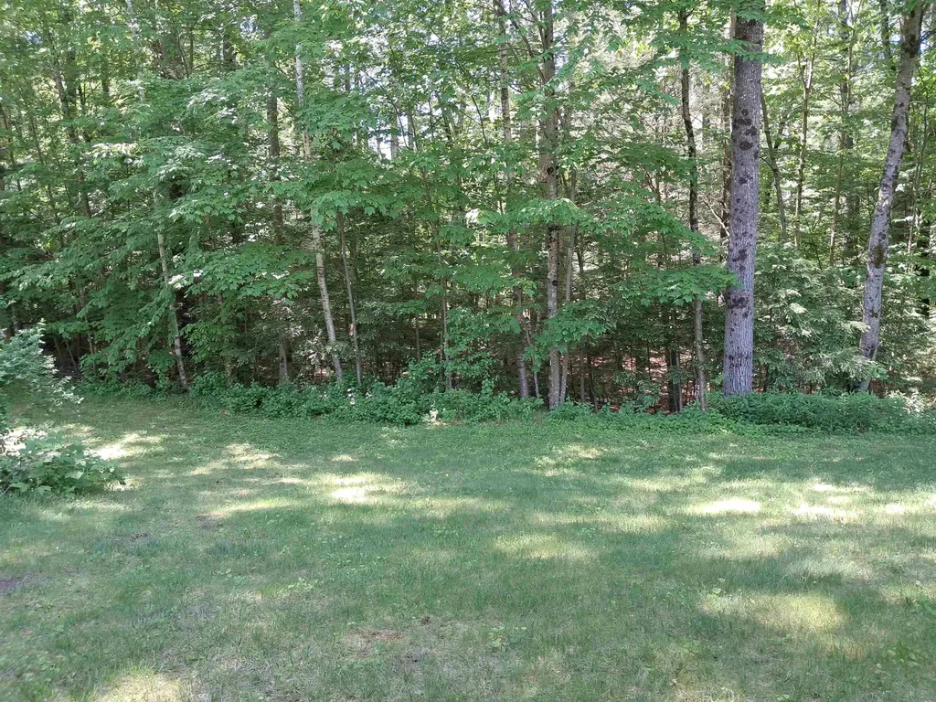 4 Sterling Way Hudson NH 03051
