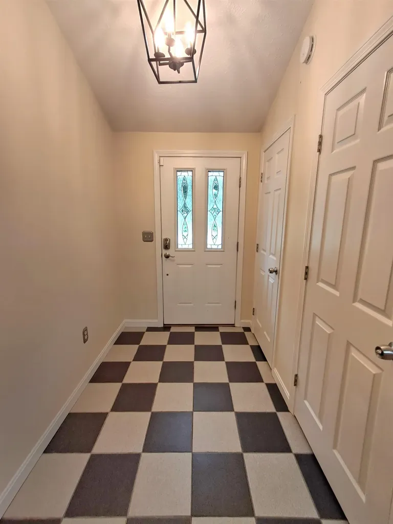 4 Sterling Way Hudson NH 03051
