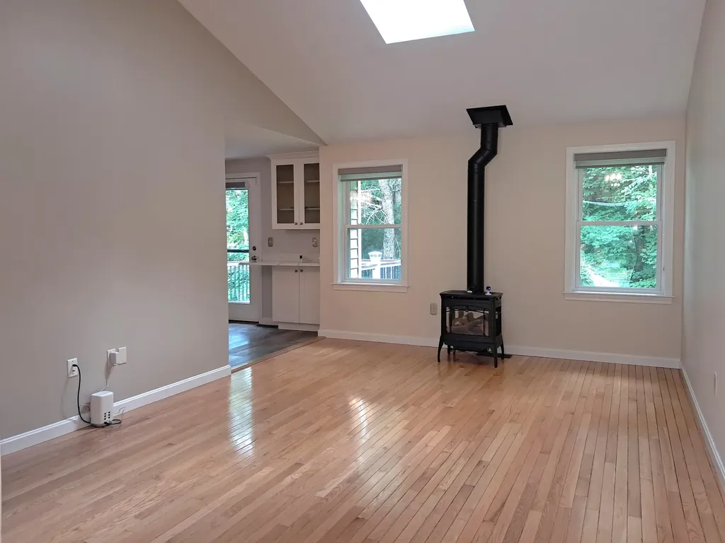 4 Sterling Way Hudson NH 03051