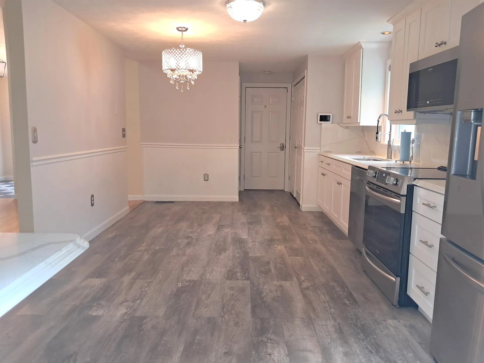 4 Sterling Way Hudson NH 03051