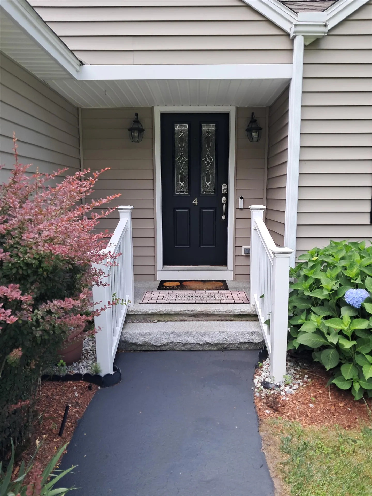 4 Sterling Way Hudson NH 03051