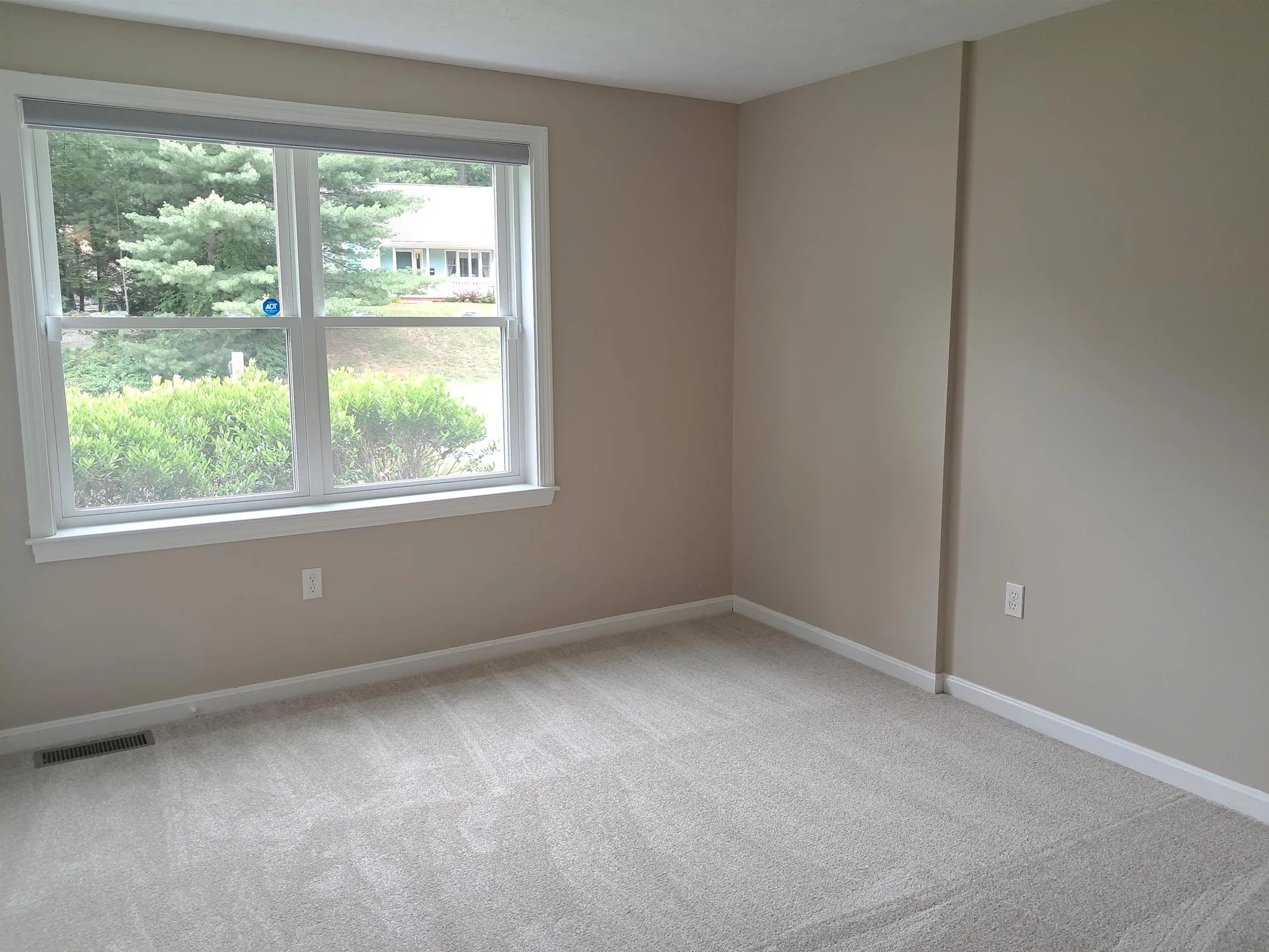 4 Sterling Way Hudson NH 03051