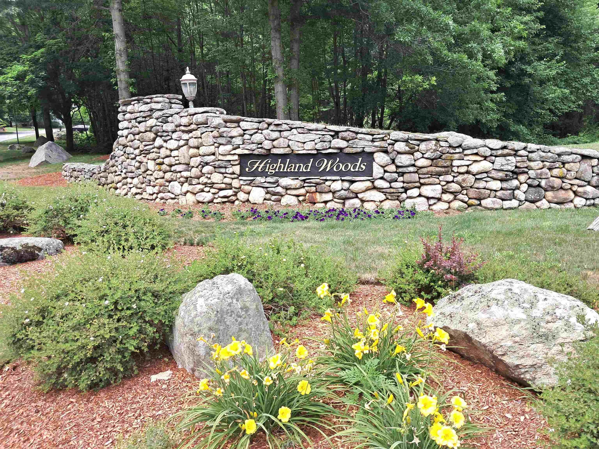 4 Sterling Way Hudson NH 03051