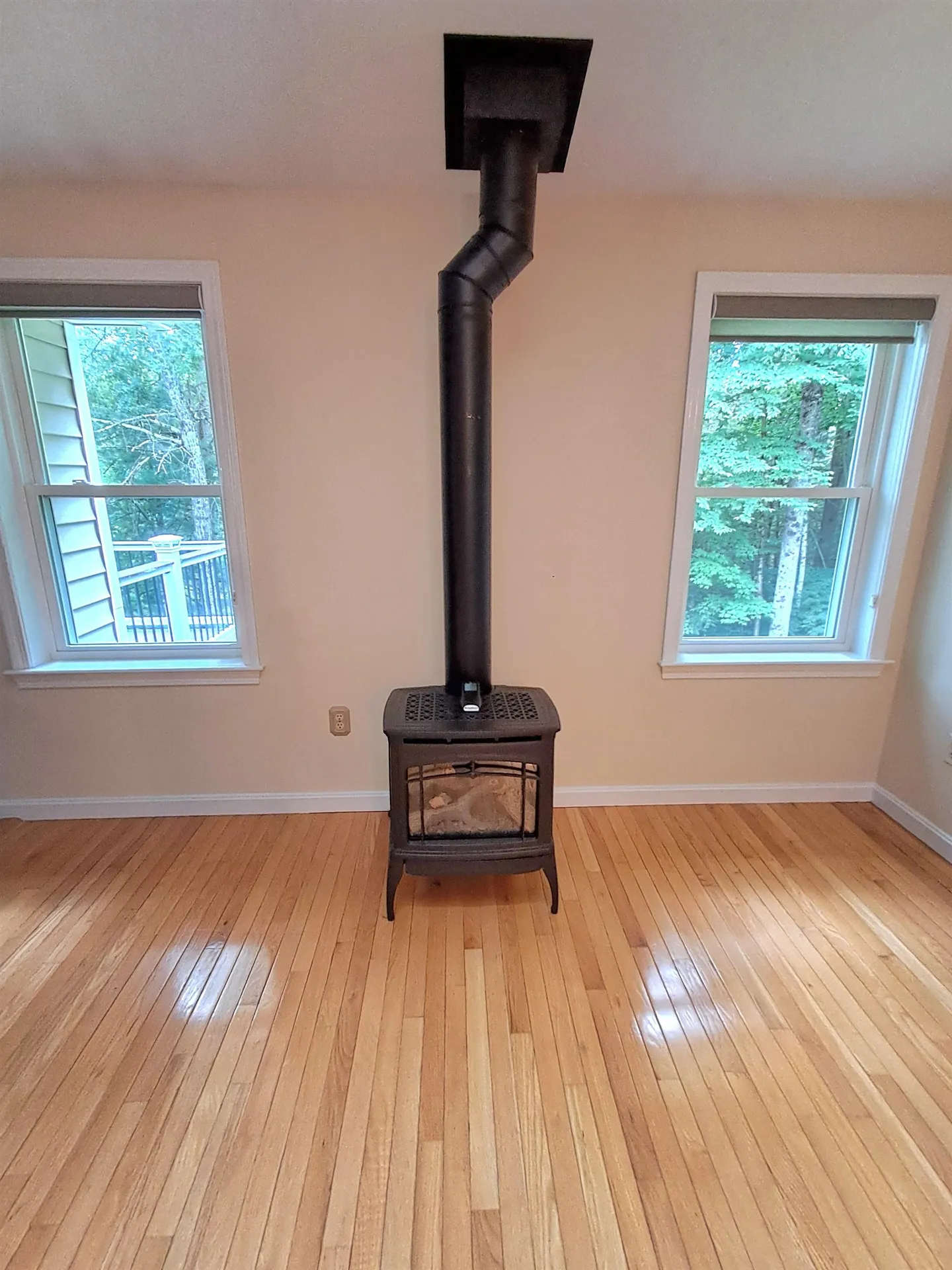 4 Sterling Way Hudson NH 03051