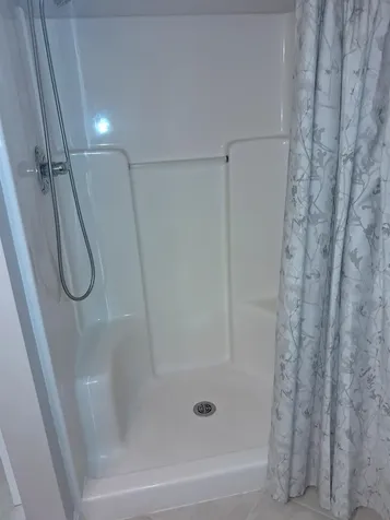 4 Sterling Way Hudson NH 03051