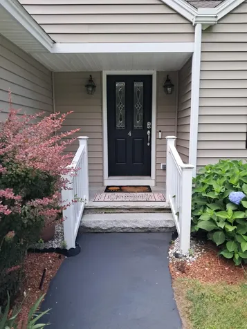 4 Sterling Way Hudson NH 03051