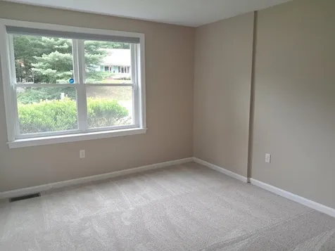 4 Sterling Way Hudson NH 03051