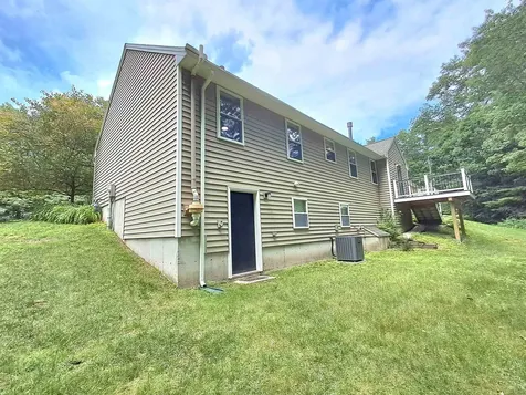 4 Sterling Way Hudson NH 03051