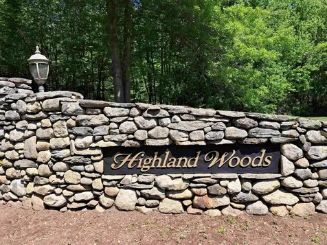 4 Sterling Way Hudson NH 03051