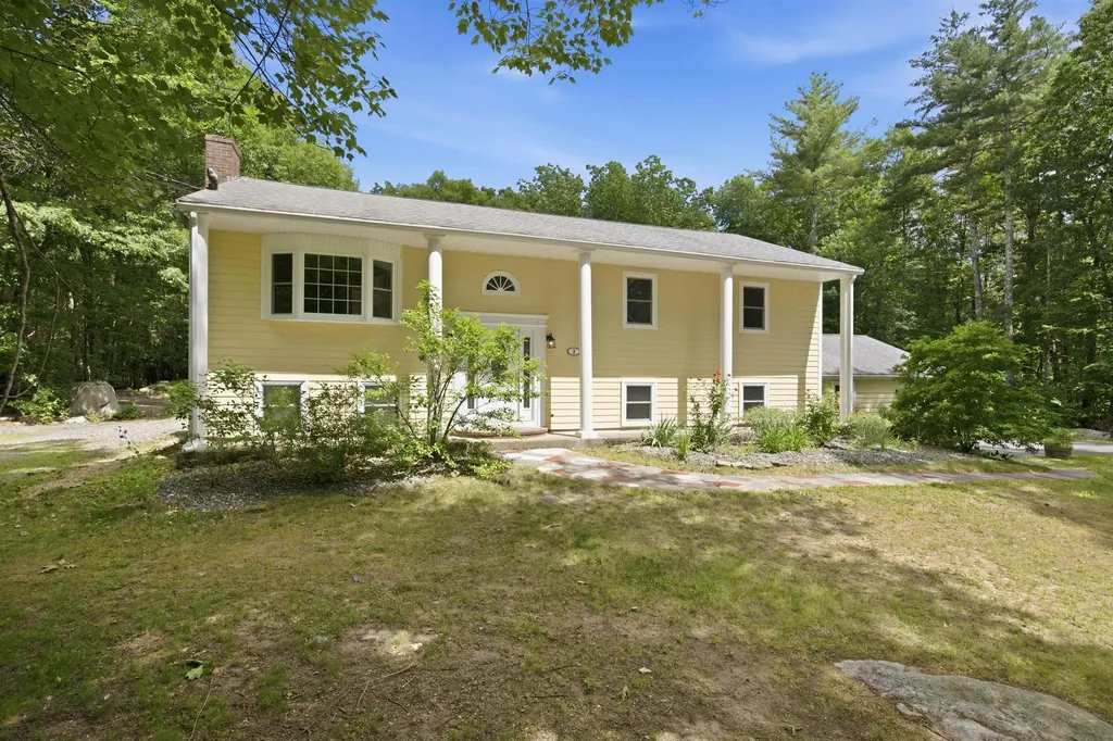 3 Ridgewood Drive Kingston NH 03848