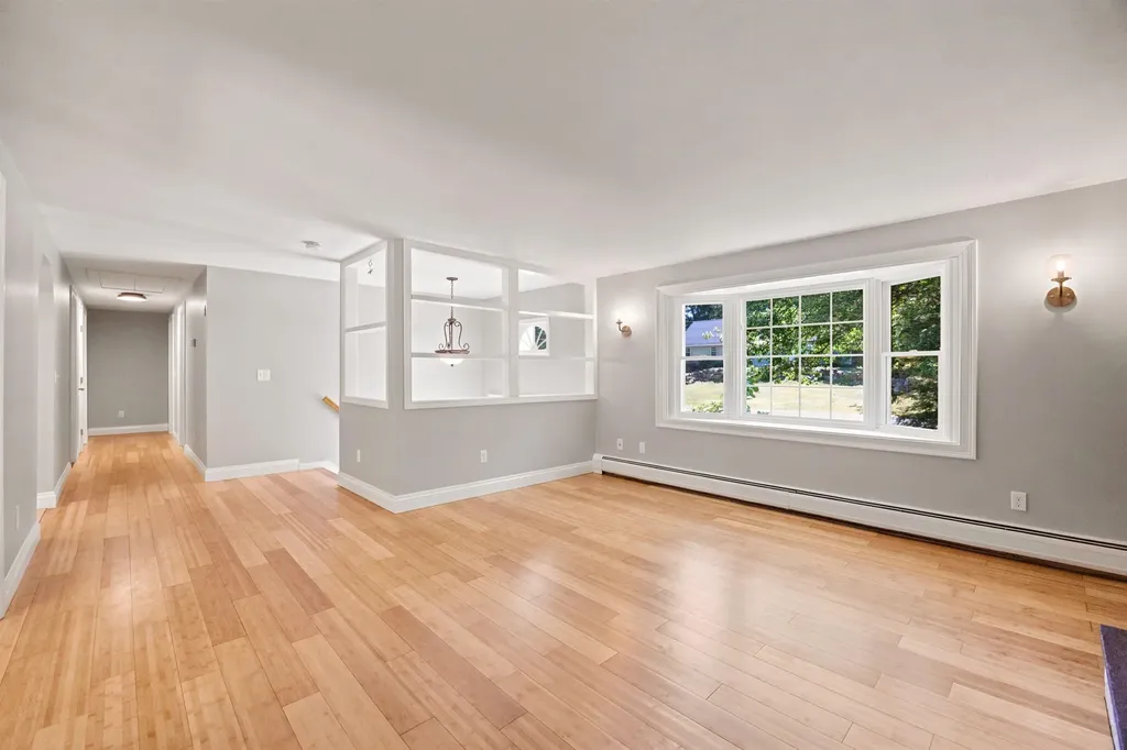 3 Ridgewood Drive Kingston NH 03848