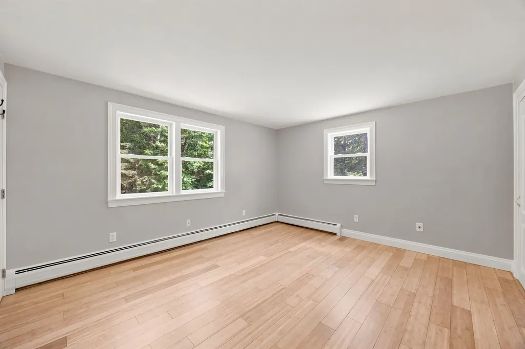 3 Ridgewood Drive Kingston NH 03848