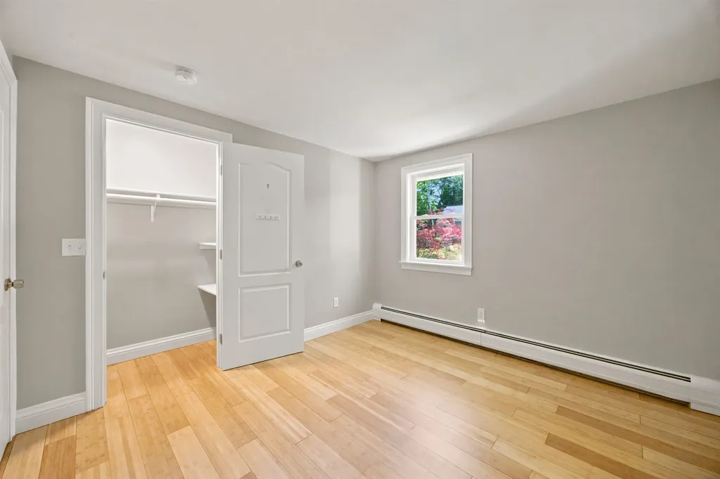 3 Ridgewood Drive Kingston NH 03848