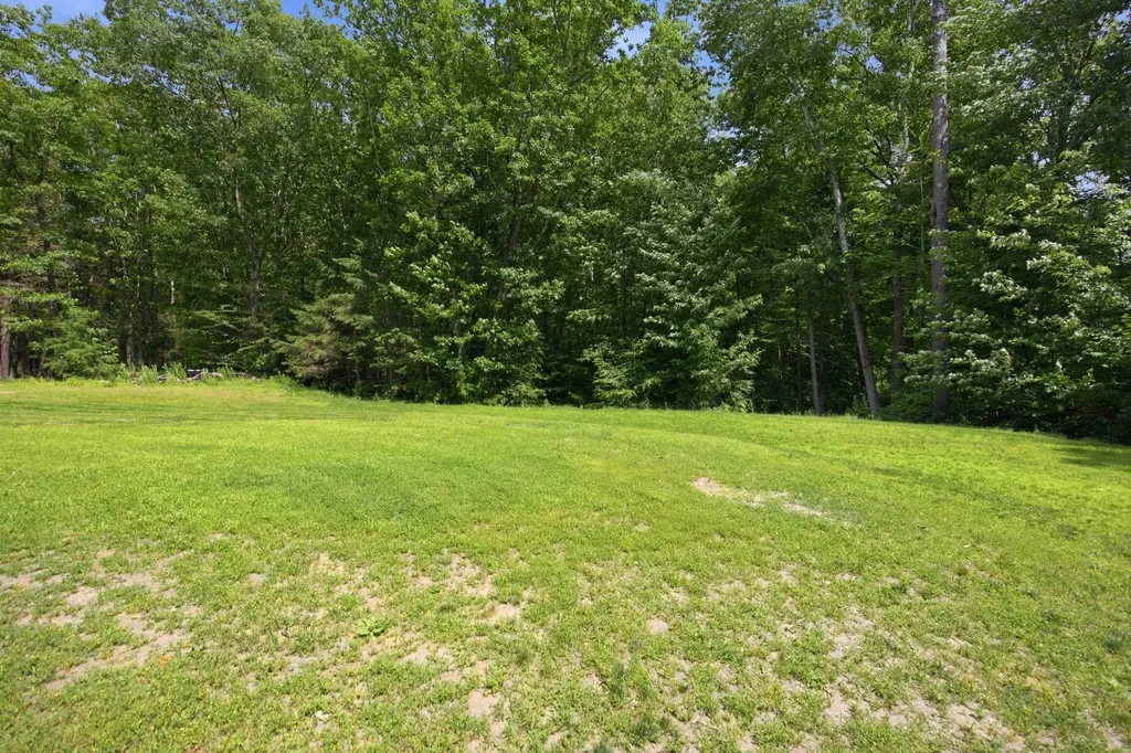 3 Ridgewood Drive Kingston NH 03848