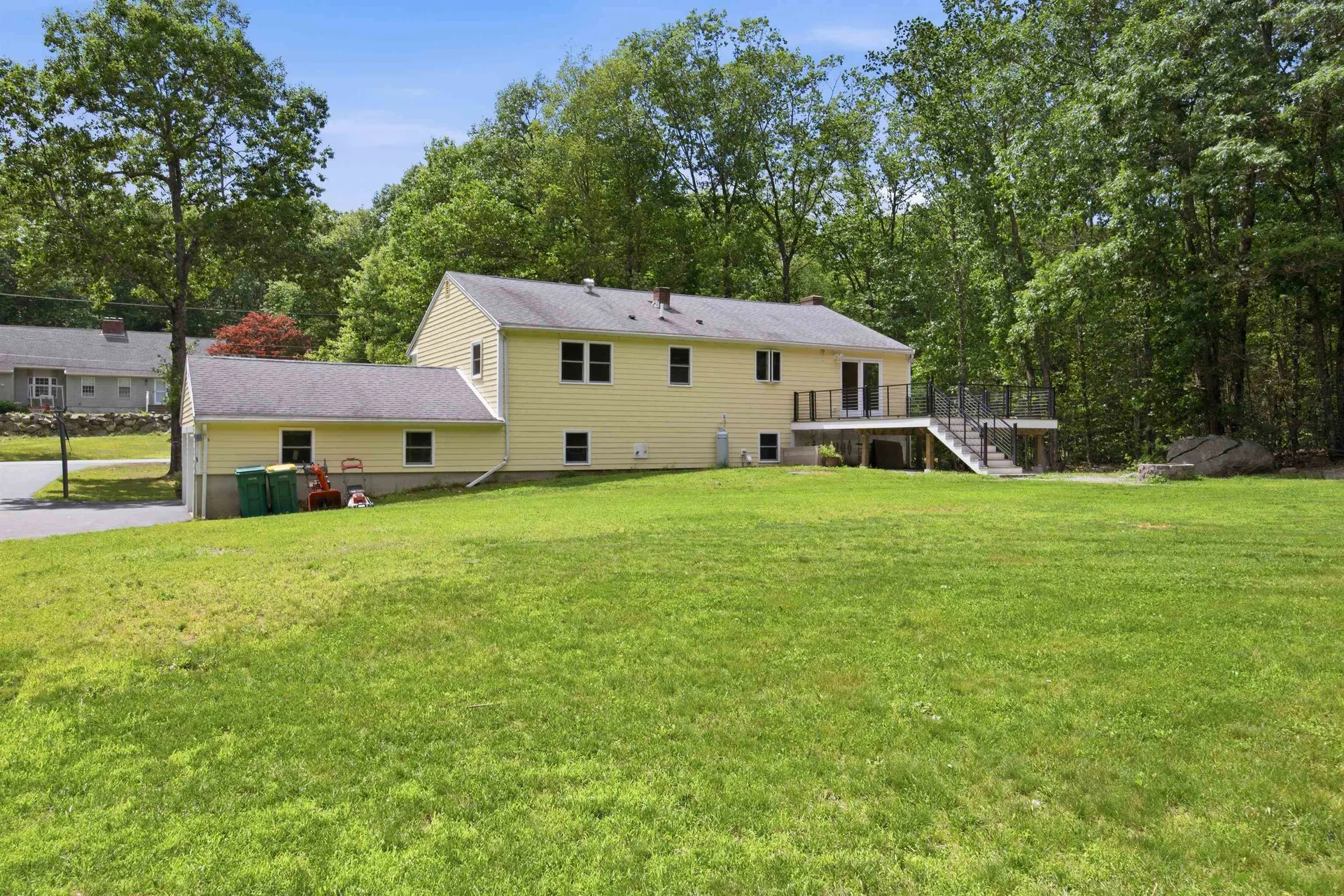 3 Ridgewood Drive Kingston NH 03848