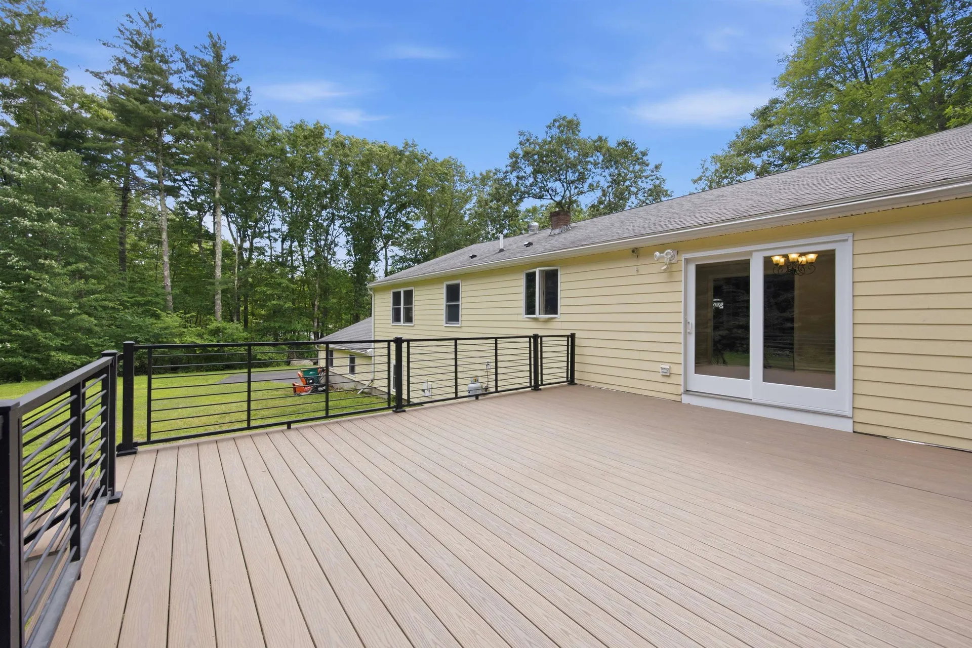 3 Ridgewood Drive Kingston NH 03848