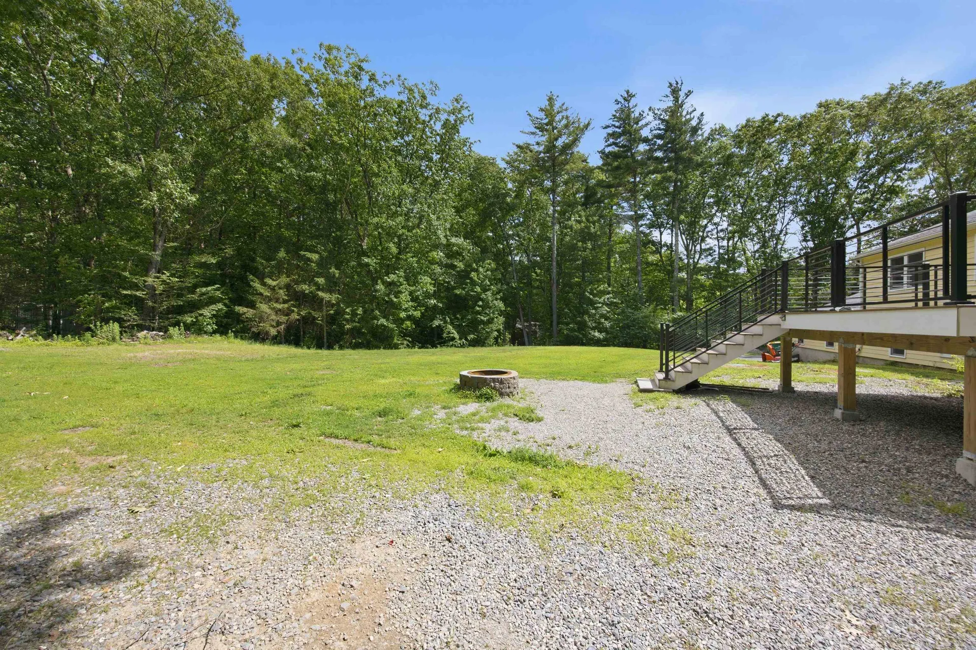 3 Ridgewood Drive Kingston NH 03848