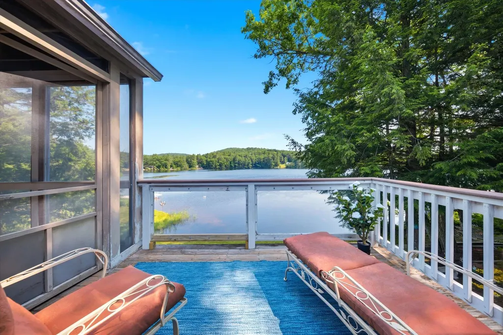 54 Emerald Drive Hillsborough NH 03244