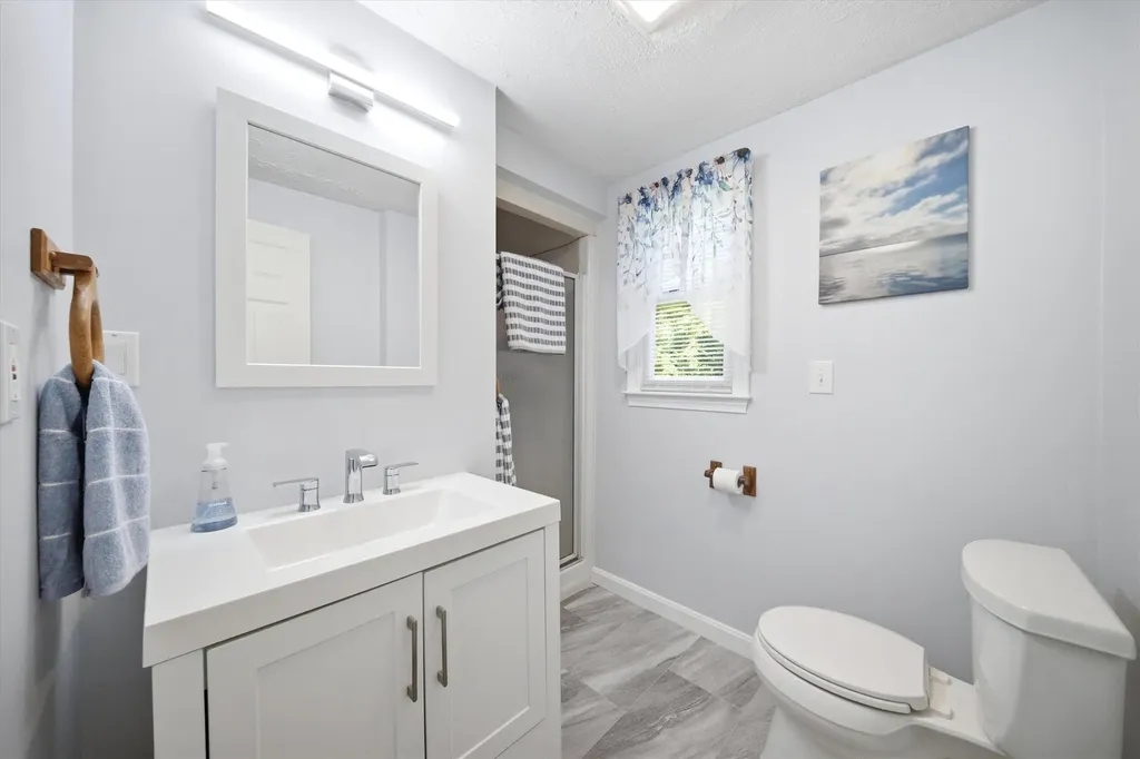 54 Emerald Drive Hillsborough NH 03244