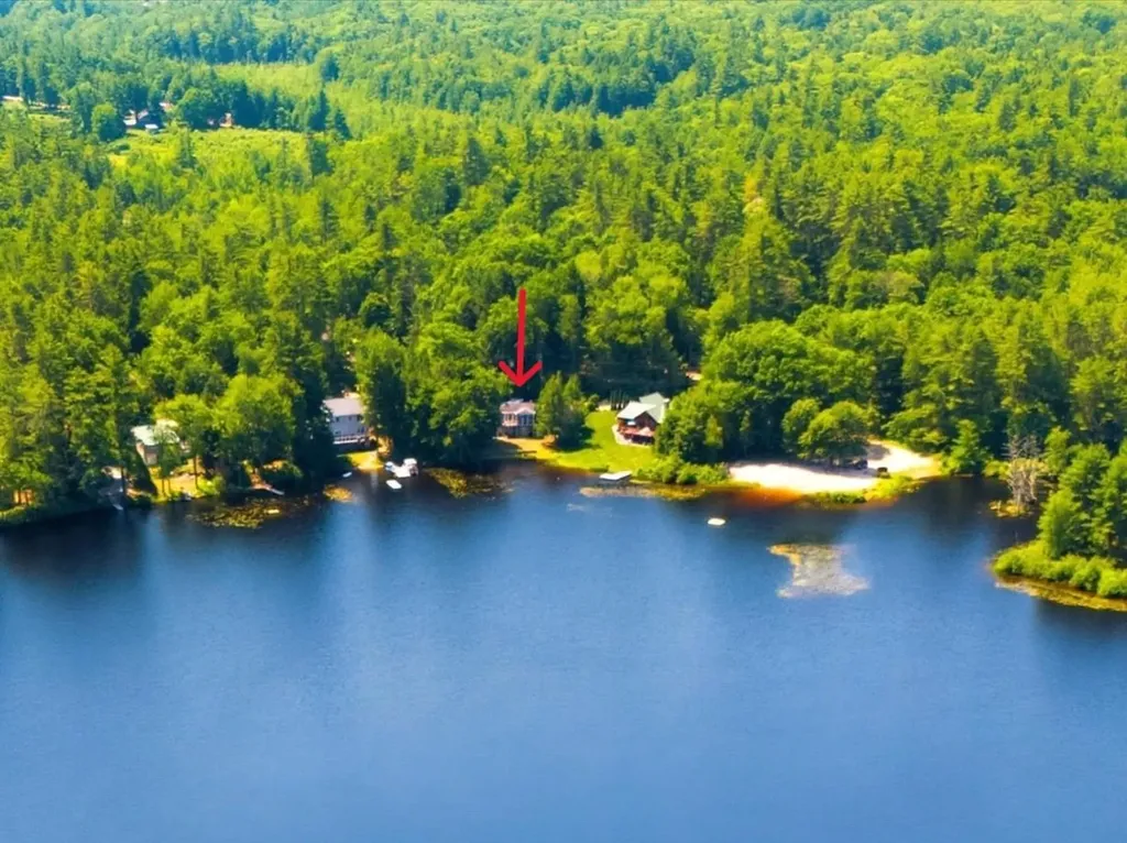 54 Emerald Drive Hillsborough NH 03244